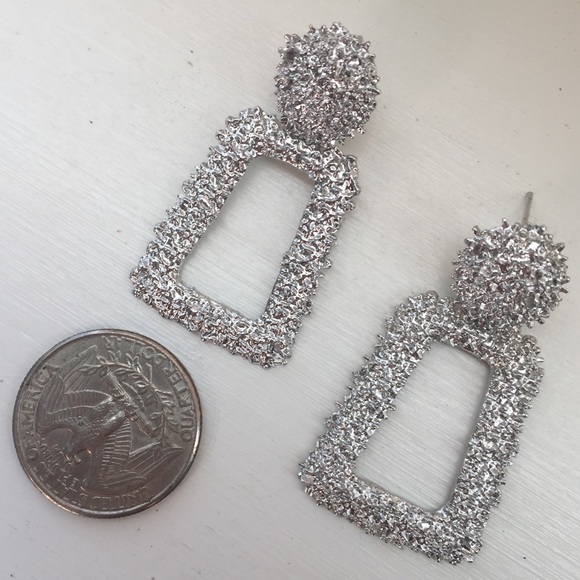 ⚜️[𝟯/$𝟭𝟴]⚜️Big Silver Quad Dangle Earrings NEW - Picture 8 of 12